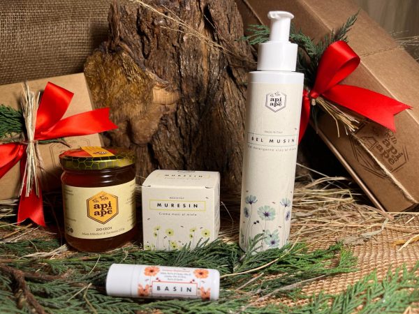 Confezione natalizia cosmetici con miele e miele
